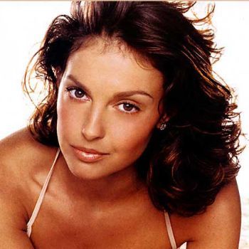 387487-ashley-judd-screensaver.jpg